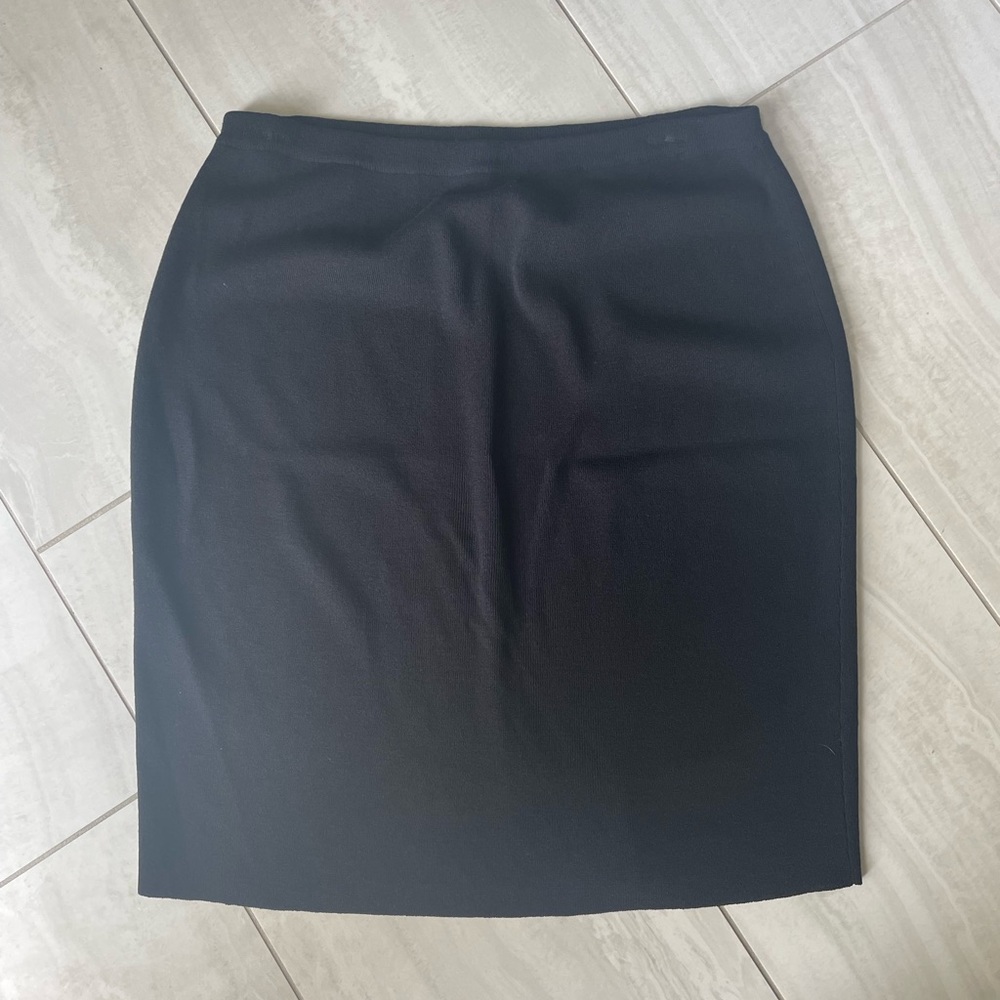 Eileen Fisher black skirt size L.